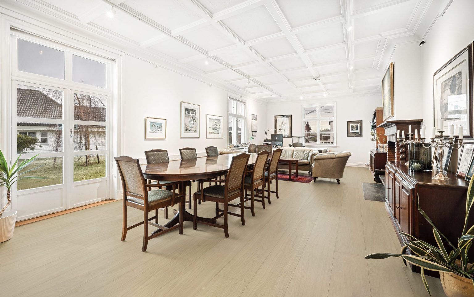 LV-1202-铺装图-Rooms-scaled-e1733154594172-1536x962